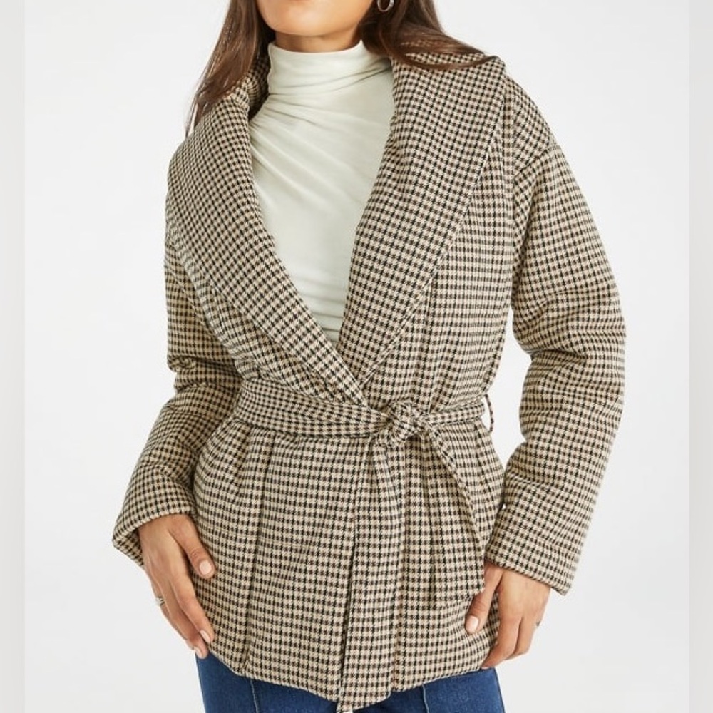 Shoe Dazzle Black and Tan Puffer Jacket